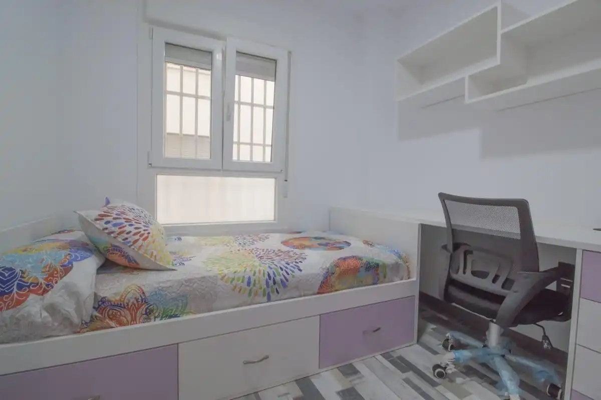 Habitación 98 m², Almería