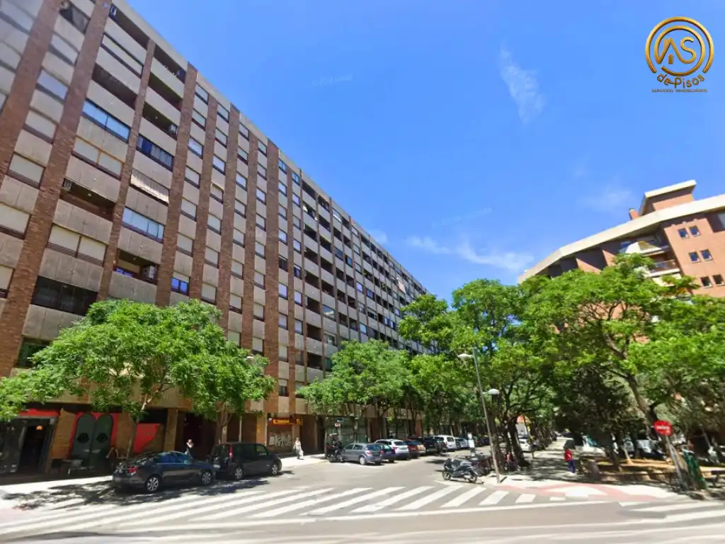 Piso de 93 m² en Zaragoza