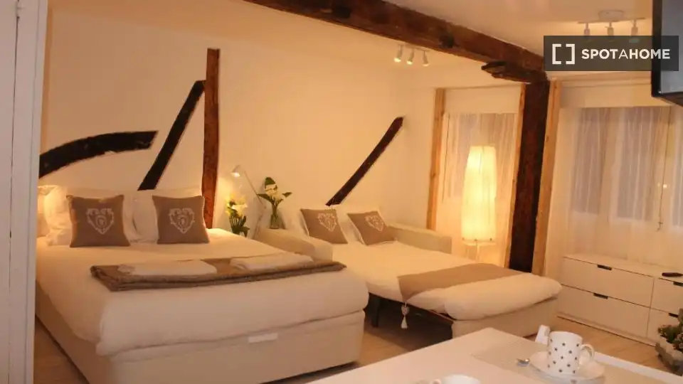 Habitación en alquiler, Mundaca