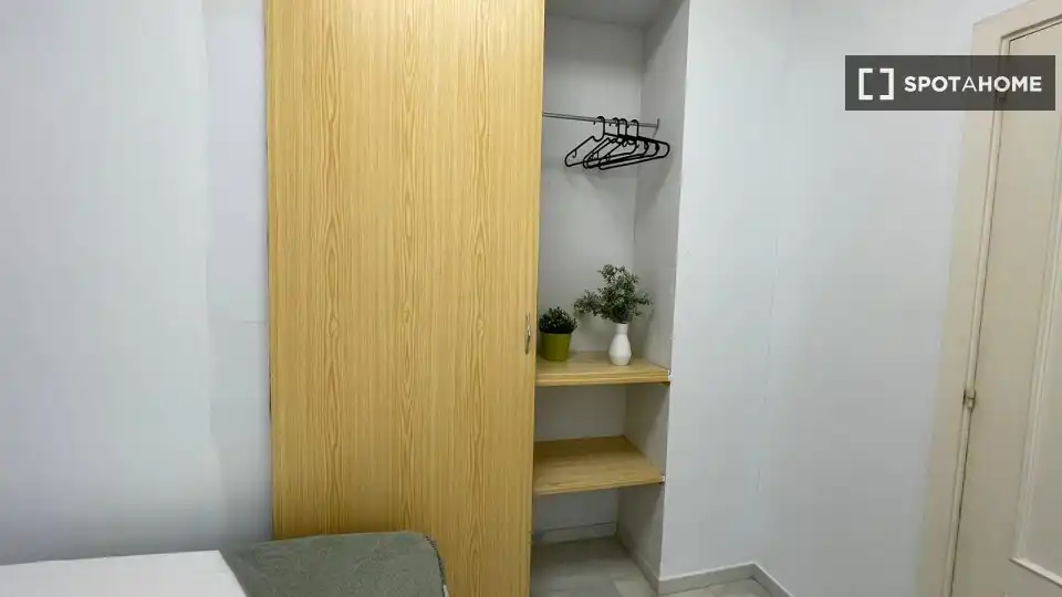 Habitación 345 m², Sevilla