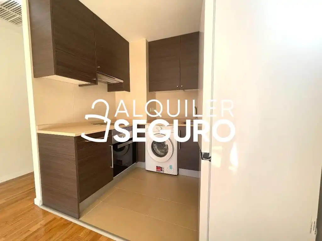 Flat 42 m² in Madrid