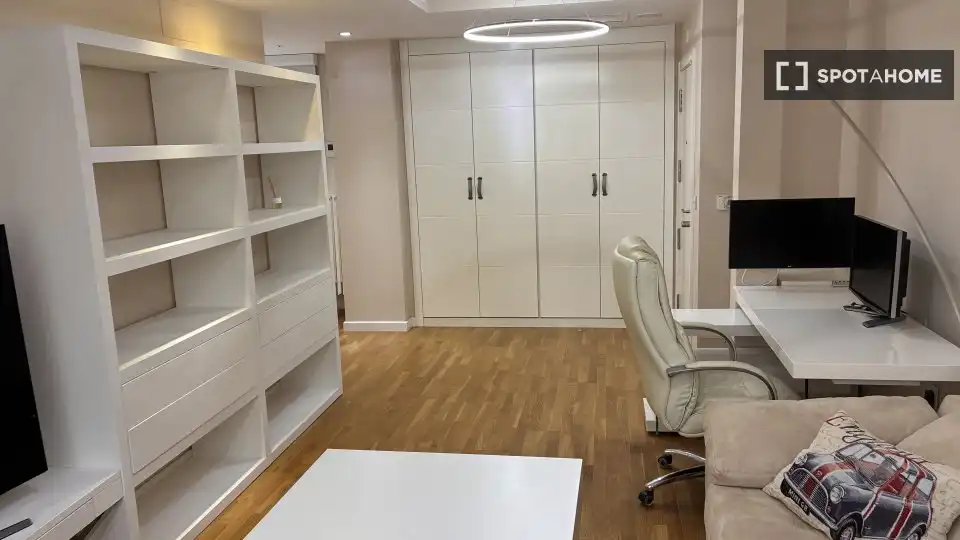 Habitación 76 m², Sevilla