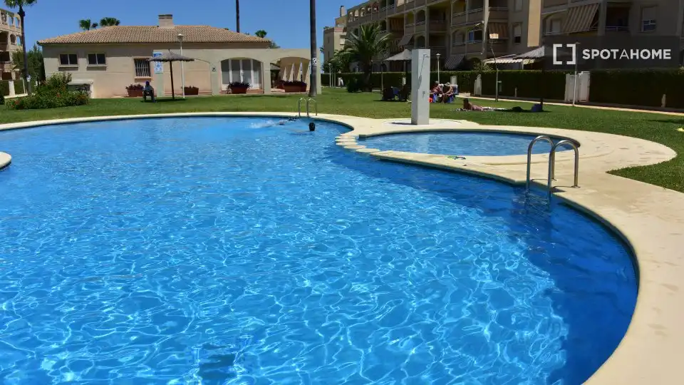 Habitación 75 m², Dénia