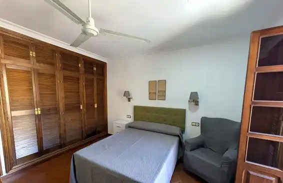 Habitación 504 m², Linares