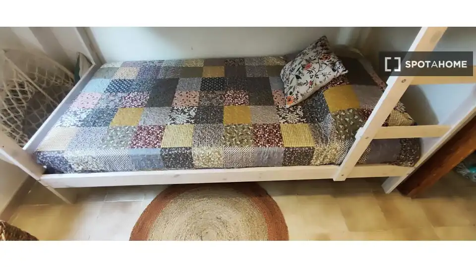 Flat 80 m² in Montserrat