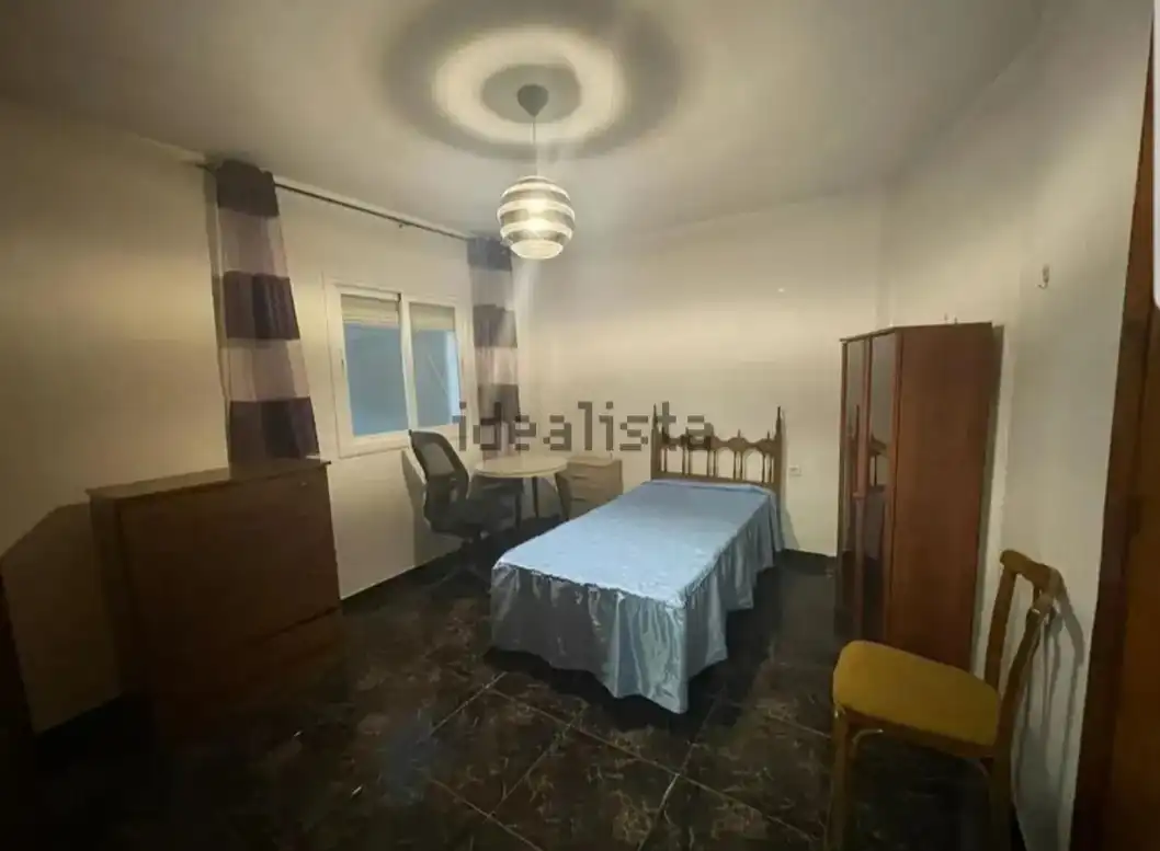 Piso de 90 m² en Granada