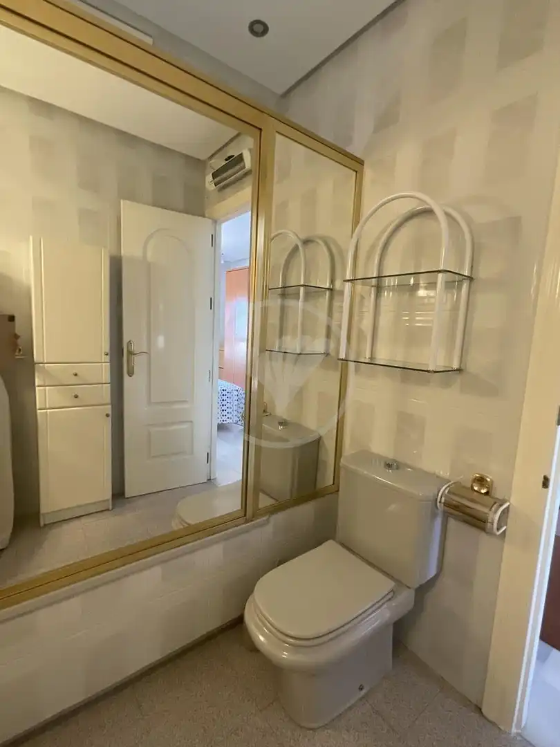 Piso de 100 m² en Linares