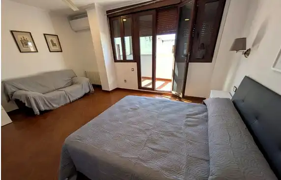 Habitación 504 m², Linares