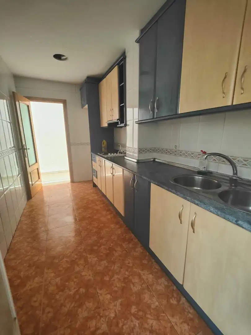 Piso de 89 m² en Gójar