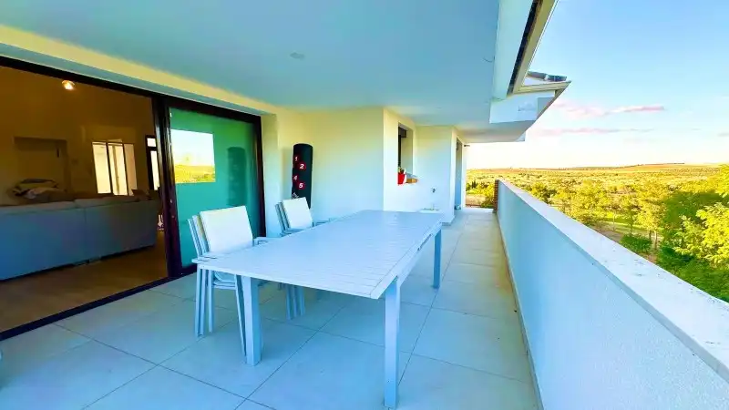 Piso de 882 m² en Argés