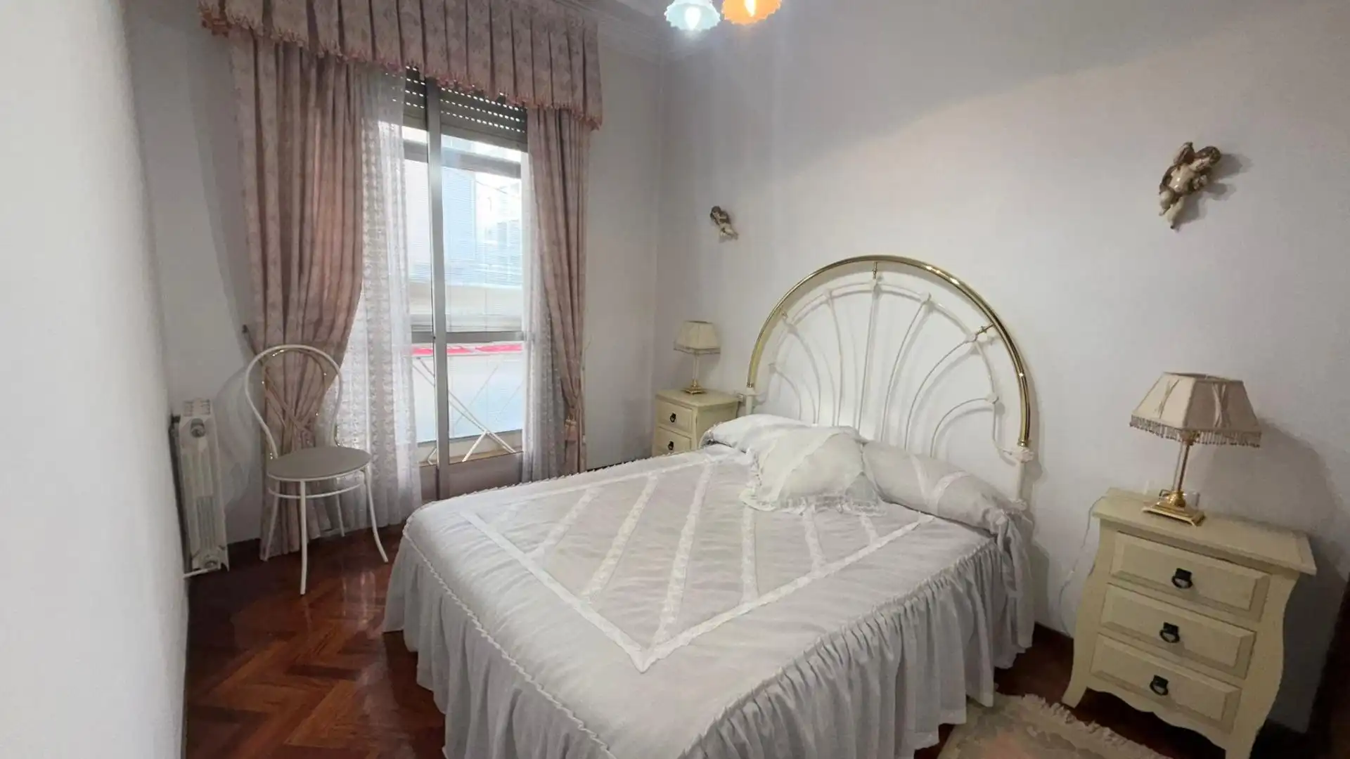 Habitación 80 m², Ourense