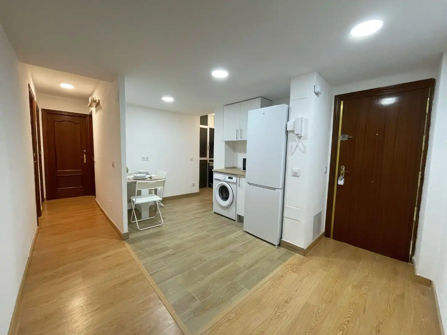 Habitació de lloguer, Parla