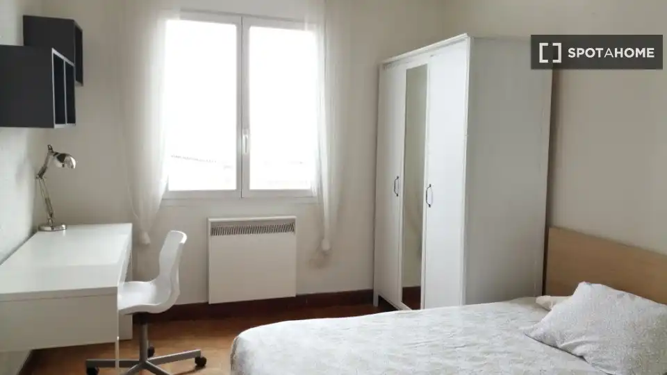 Habitación 92 m², Pamplona