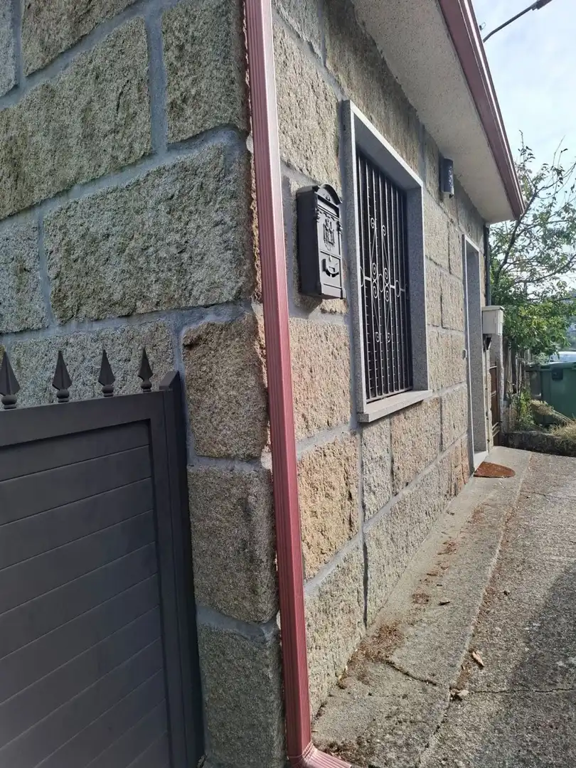 Casa de 160 m² a Toén