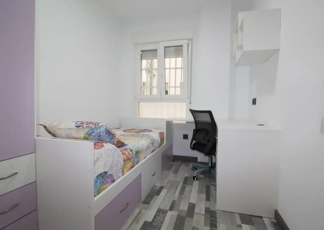 Habitación 98 m², Almería