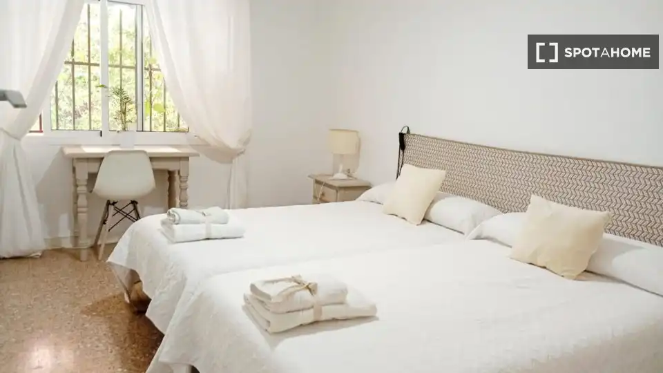 Habitación 219 m², Almería
