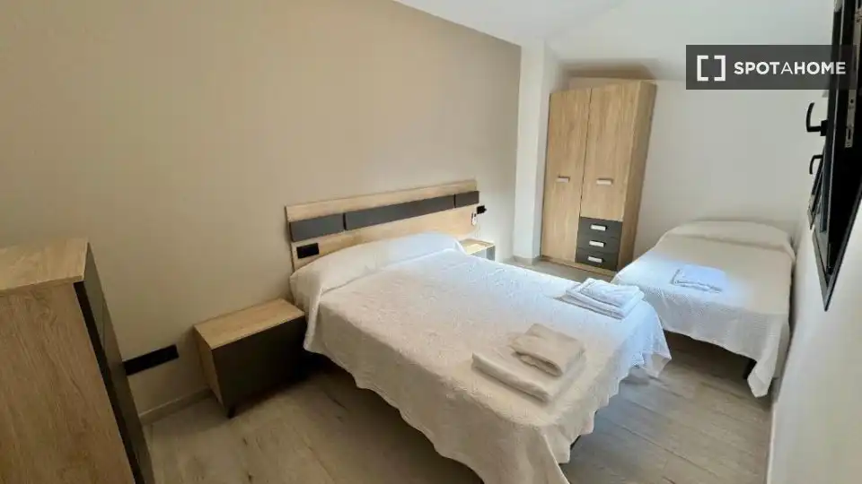 Habitación 86 m², Marín