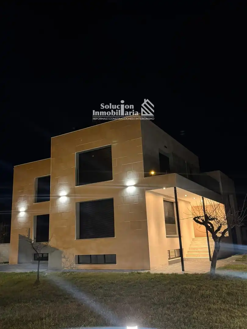 Pis de 500 m² a Villamayor