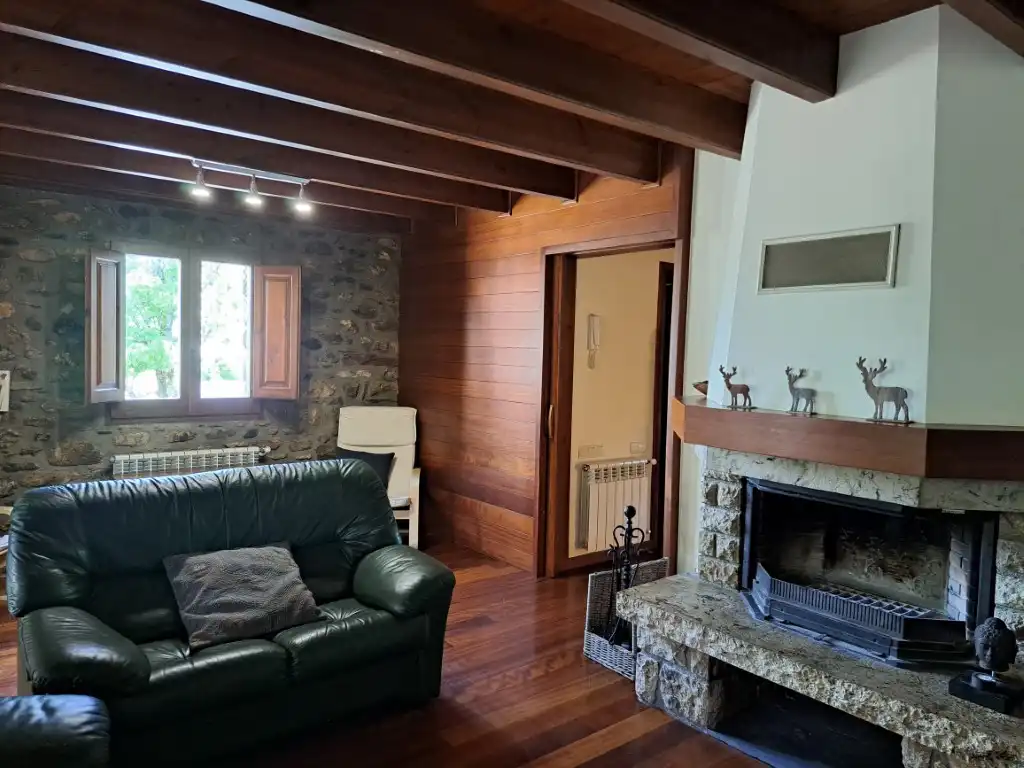 Casa de 240 m² en Das