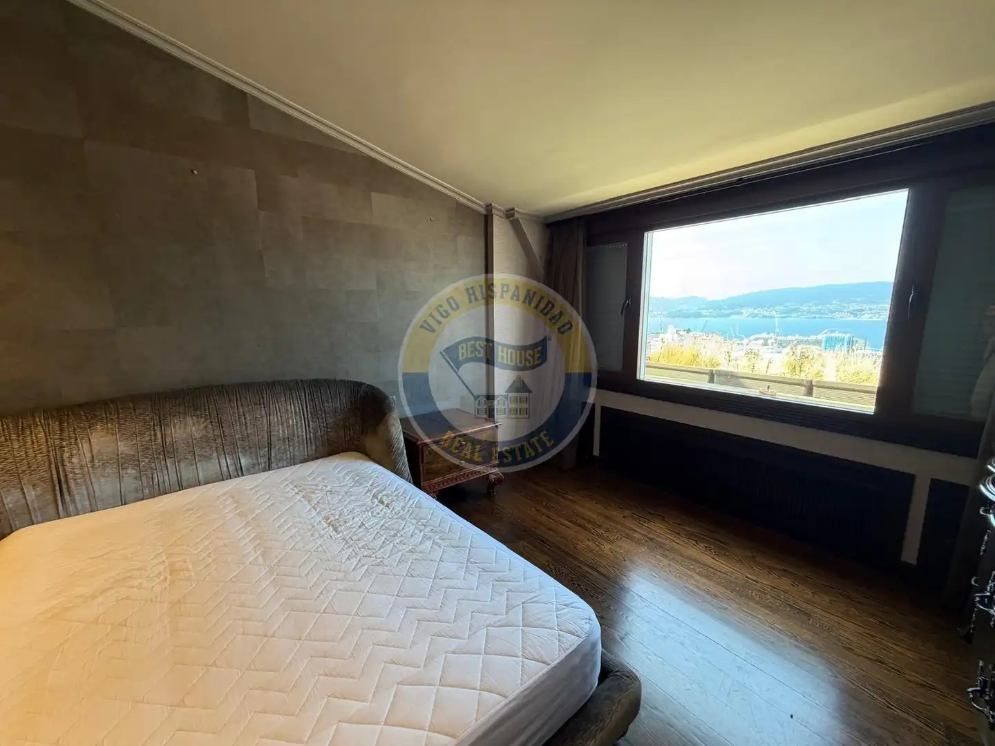 Piso de 250 m² en Vigo
