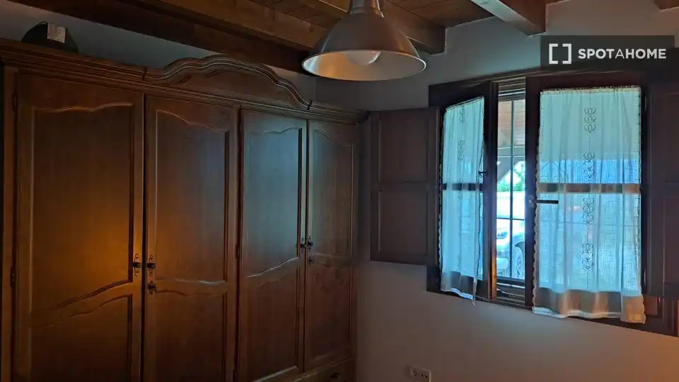 Habitación 127 m², Alozaina