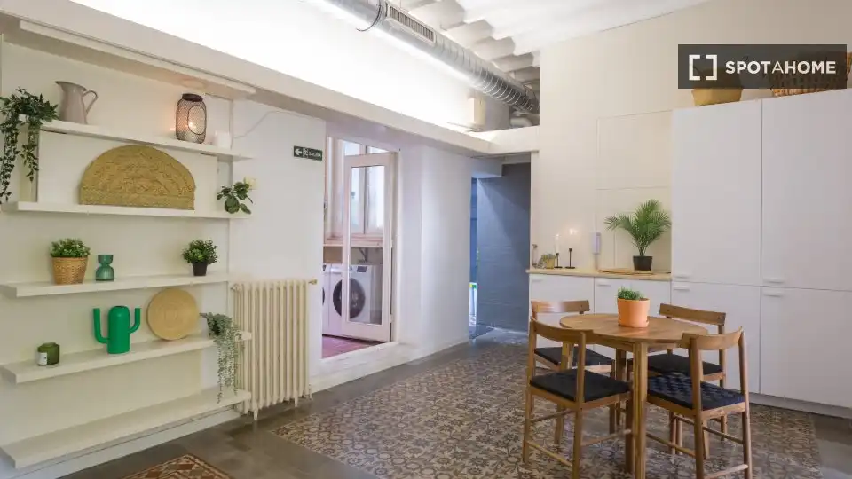 Habitación 350 m², Barcelona