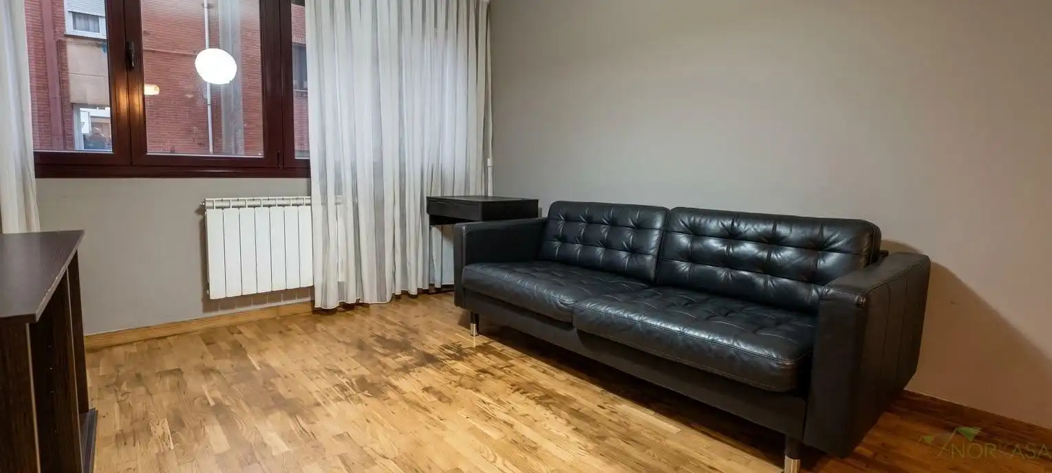 Pis de 48 m² a Oviedo