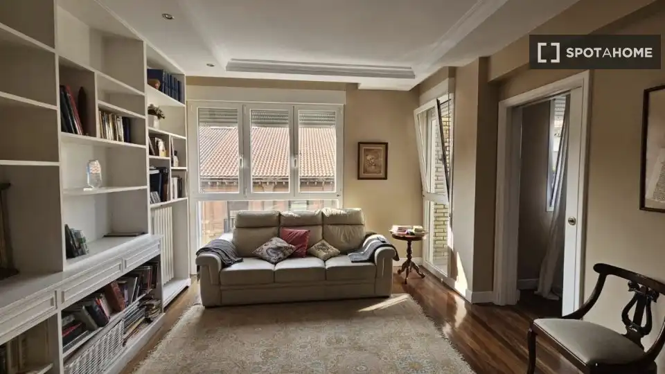 Habitación 230 m², Pamplona