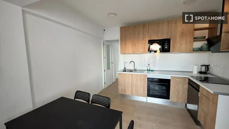 Habitación 90 m², Alicante