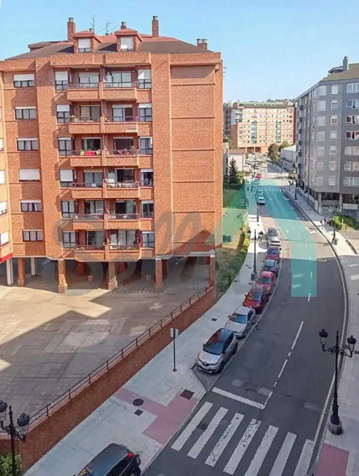 Pis de 100 m² a Oviedo