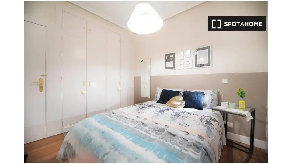 Habitación 81 m², Bilbao