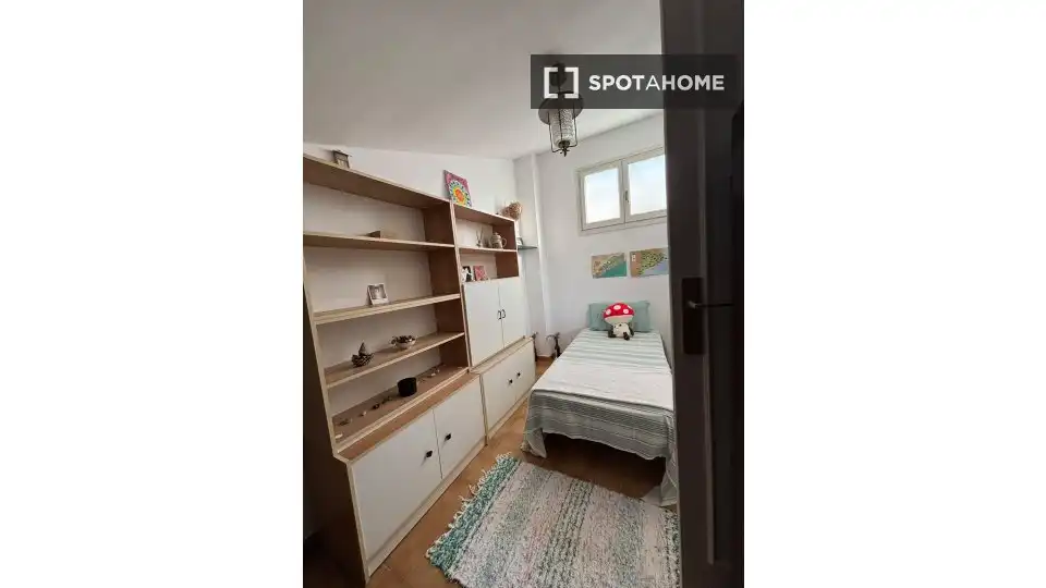 Habitació de lloguer, Pineda de Mar