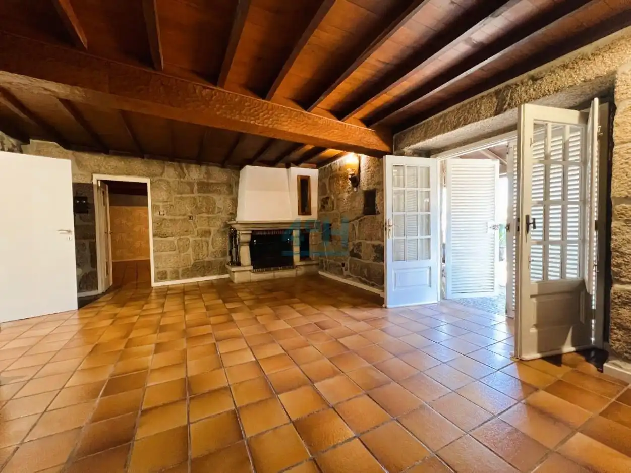 Casa de 590 m² a San Cibrao das Viñas