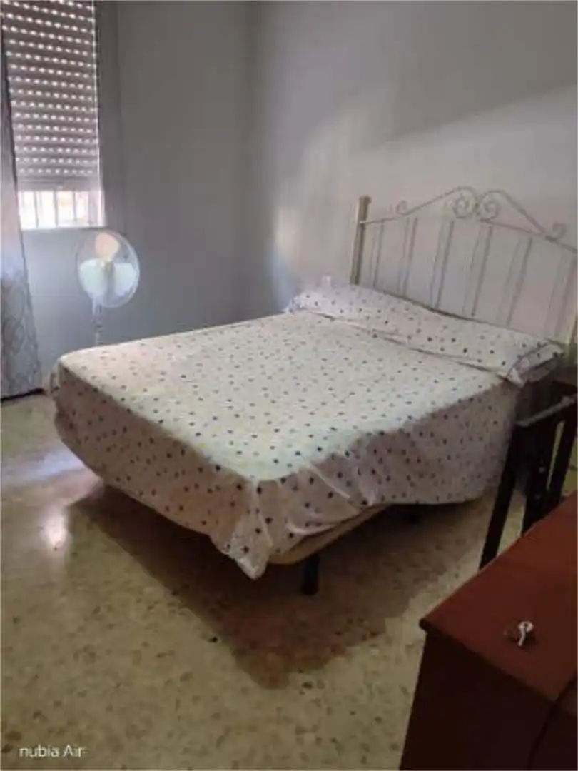 Habitació 90 m², Coria del Río