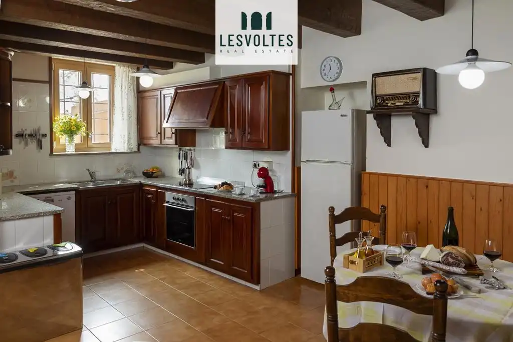 Casa de 264 m² en Forallac