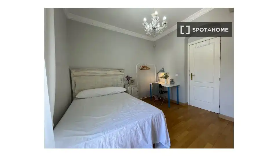 Habitación 345 m², Sevilla