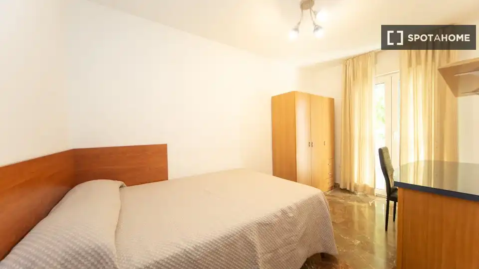Habitación 92 m², Granada