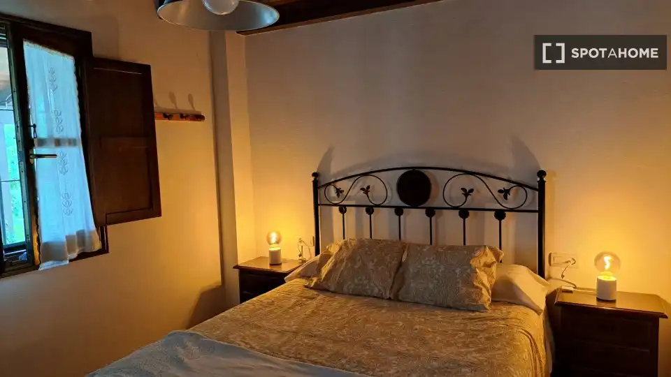 Habitación 127 m², Alozaina