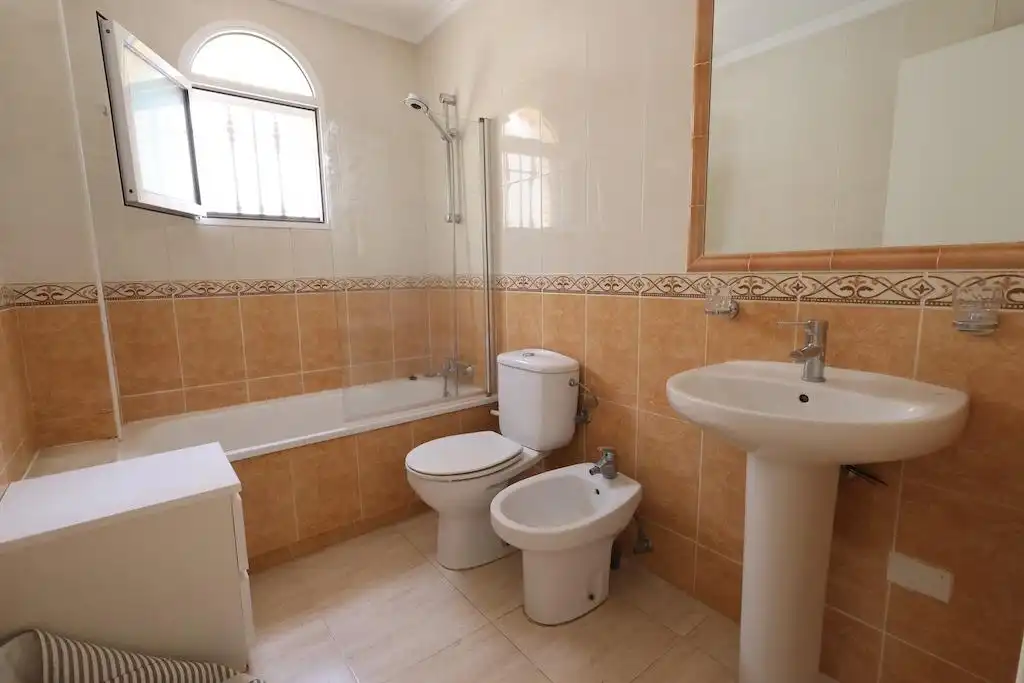 Casa de 110 m² a Oriola
