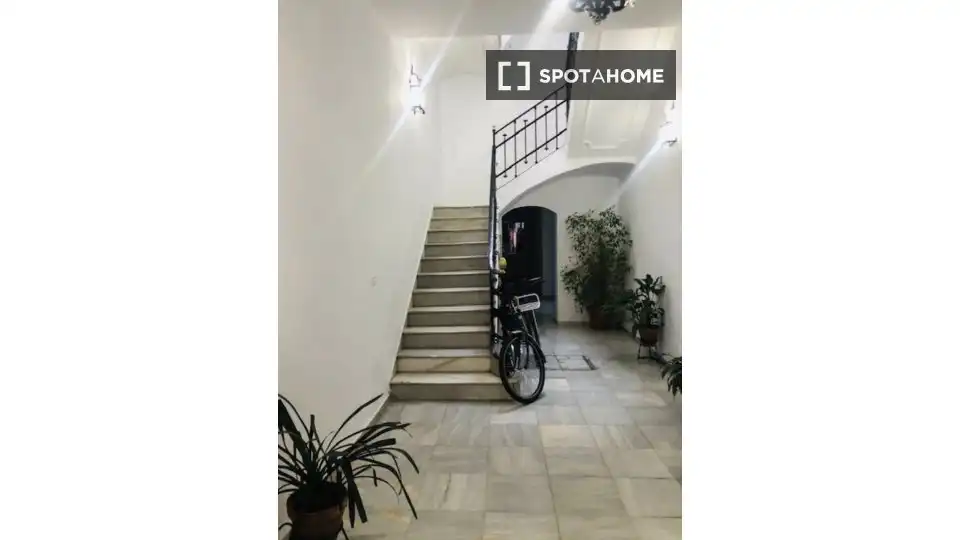Habitación 345 m², Sevilla