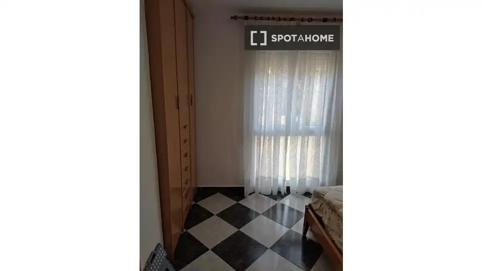 Habitación 93 m², Alicante