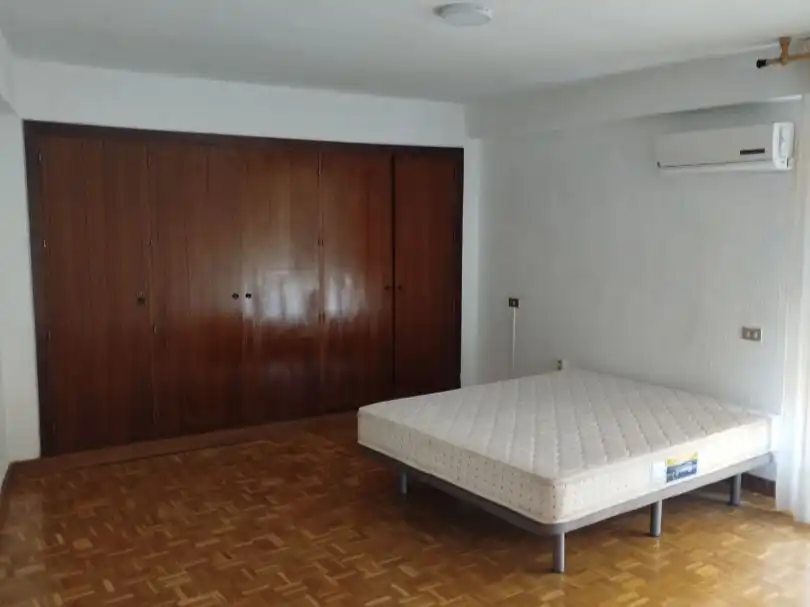 Piso de 230 m² en Granada