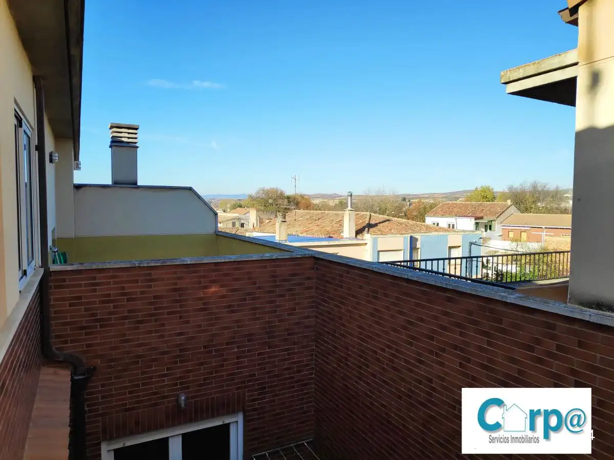 House 221 m² in Andosilla
