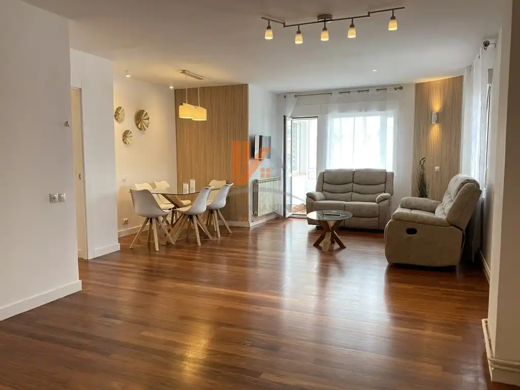 Piso de 117 m² en Santiago de Compostela