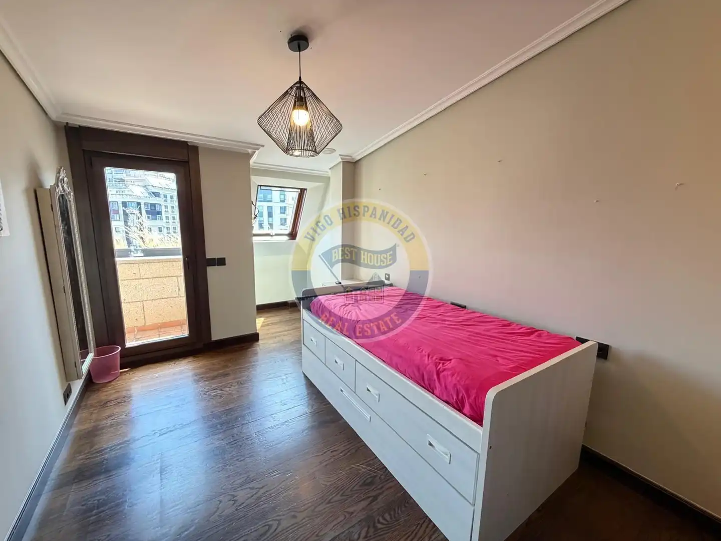 Piso de 250 m² en Vigo