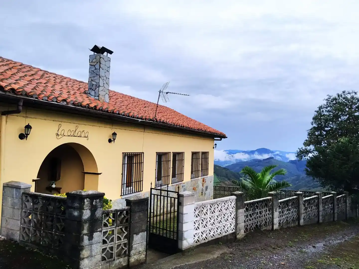 Casa de 100 m² en Salas