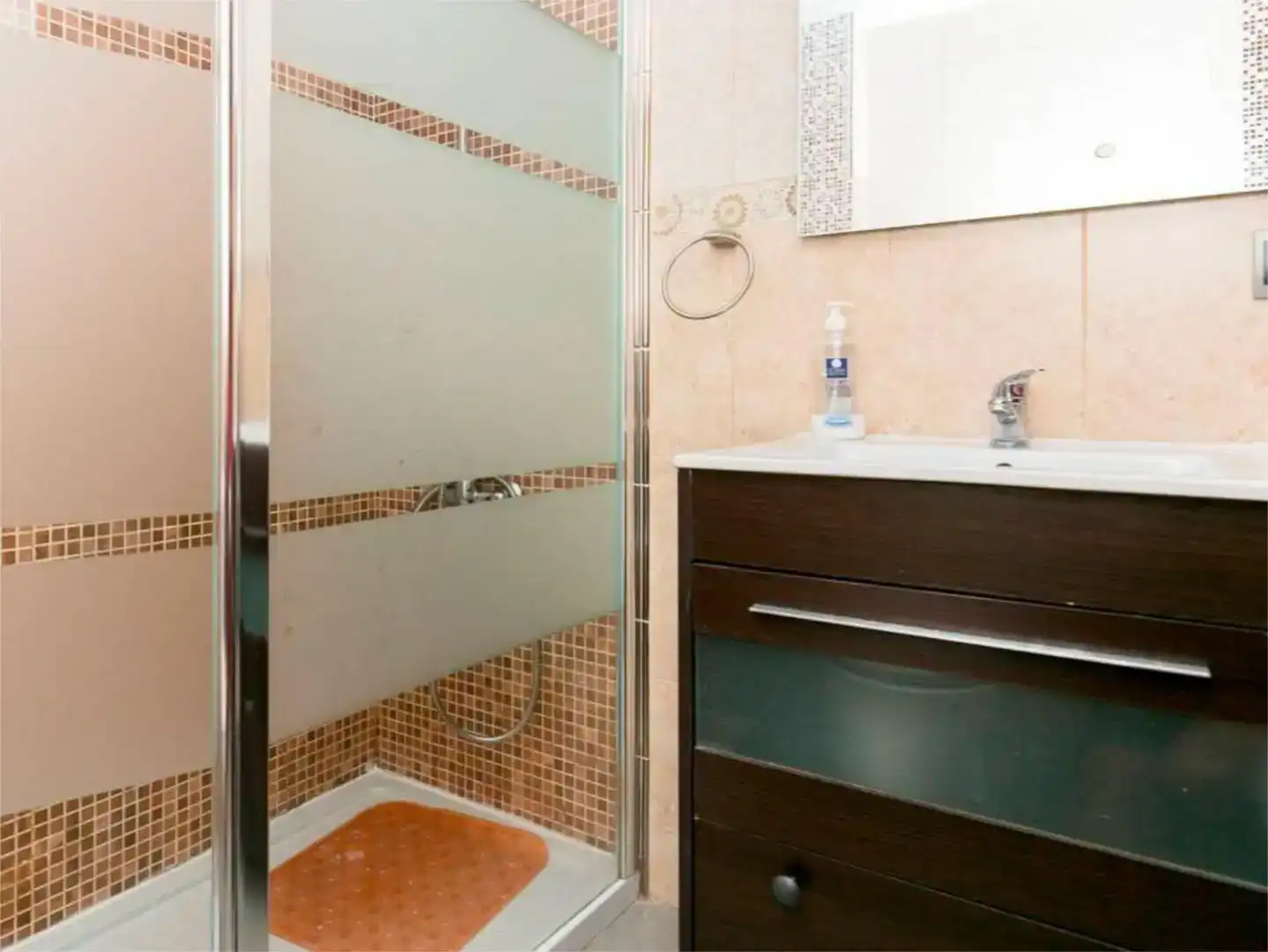 Zimmer 70 m², Granada