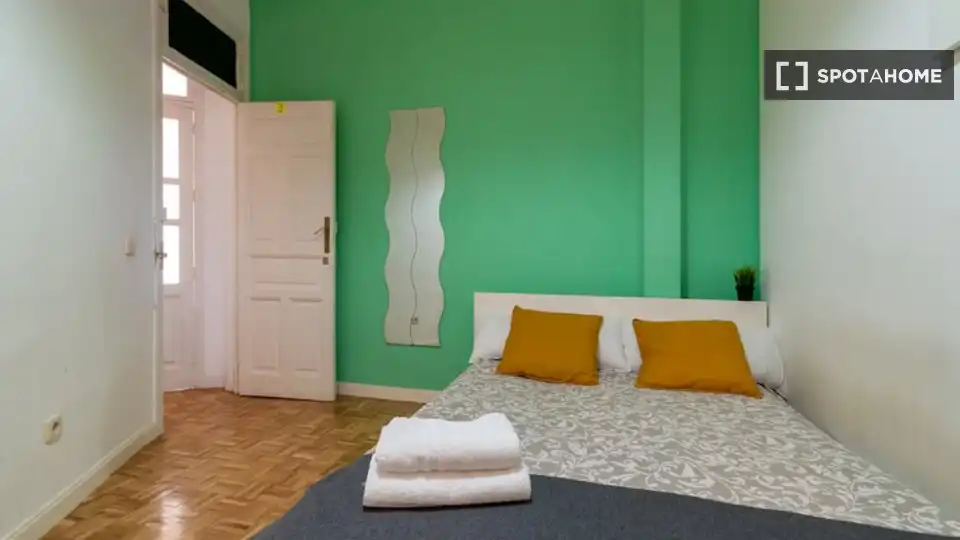 Кімната в оренду, Madrid