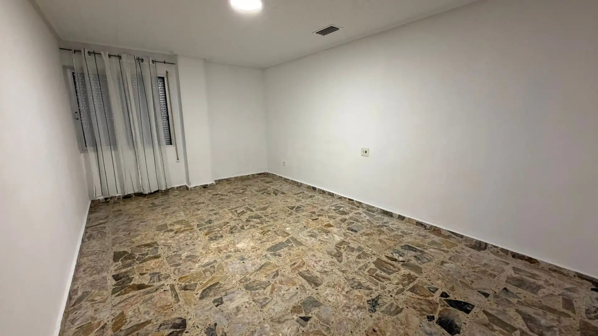 Casa de 136 m² en Alpartir