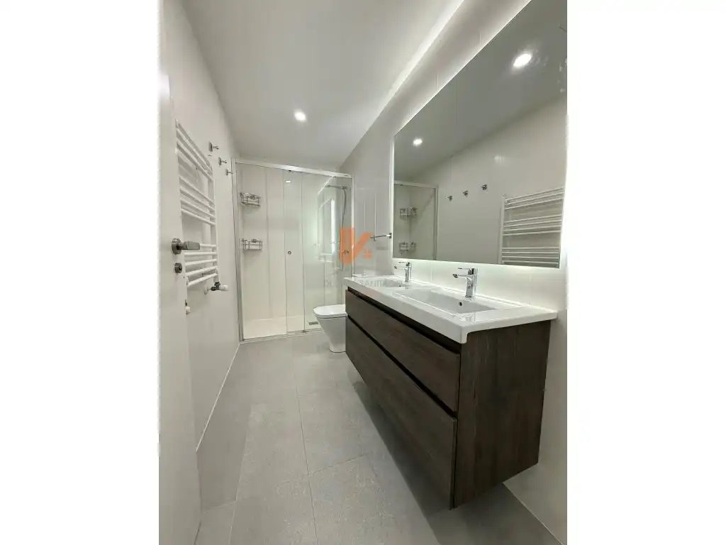 Piso de 136 m² en Santiago de Compostela